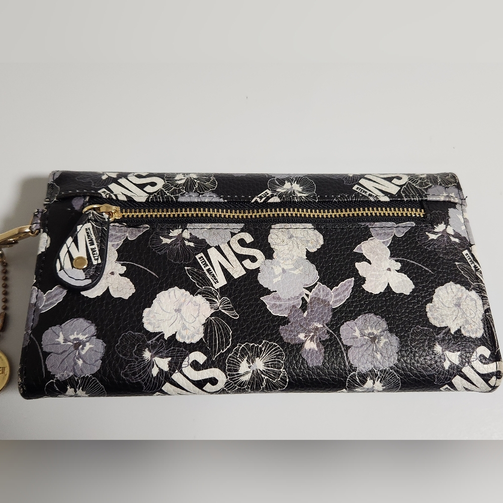 Steve Madden Black, White & Grey Flowered Wallet With Gold Hardware - Picture 9 of 9